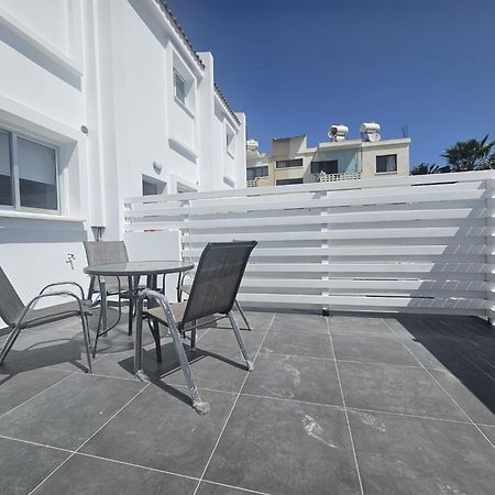 2Bd Garden Apartment Paphos ภายนอก รูปภาพ
